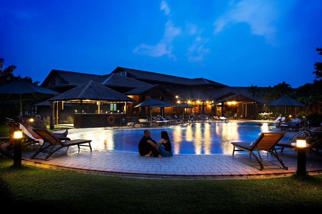 Aiman Batang Ai Resort & Retreat 卢博安图 外观 照片